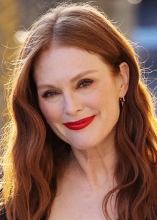 Джулианна Мур