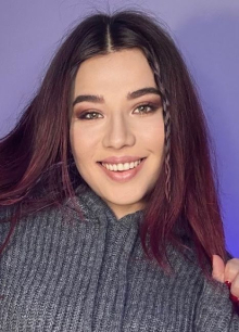 Даша Островская