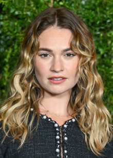 Лили Джеймс